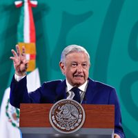 Gobierno respetará "siempre" inversión privada; somos economía mixta: AMLO