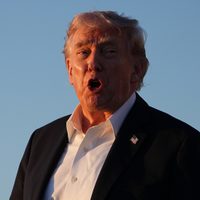 Trump confirma ataques contra siete lanchas de Irán; invita a Corea del Sur a sumarse a "la misión"