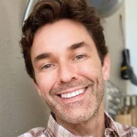 Soltero, pero bien acompañado: Mariano Martínez sorprendió en redes con una visita
