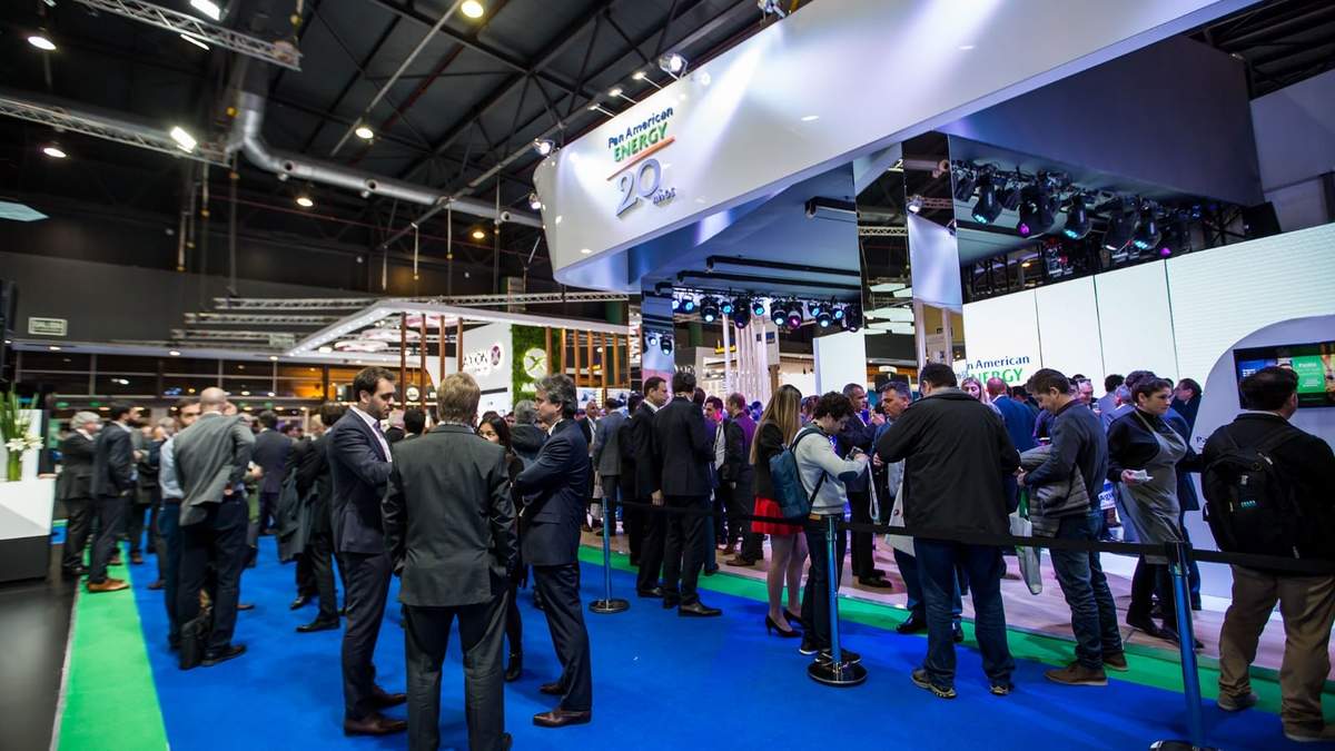 Omar Gutiérrez presenció la Argentina Oil & Expo. Fuente: (Twitter)