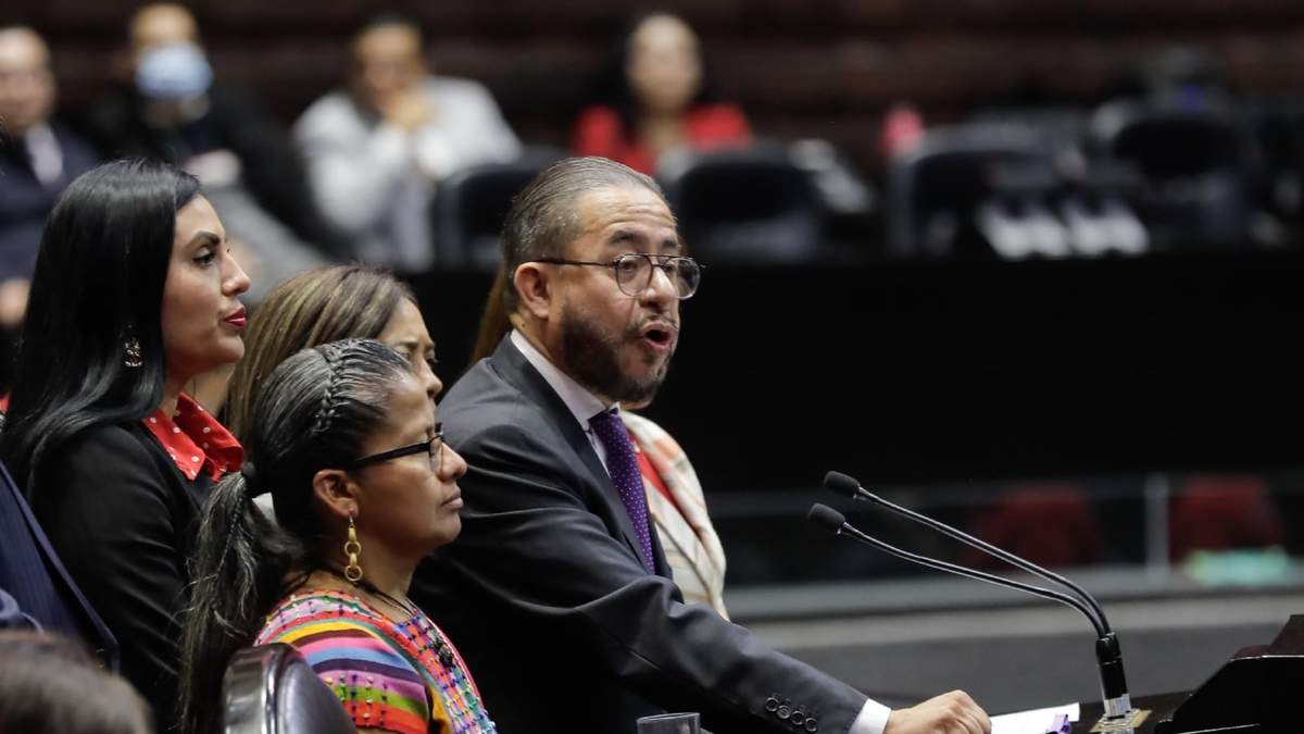 El diputado morenista Hugo Eric Flores
