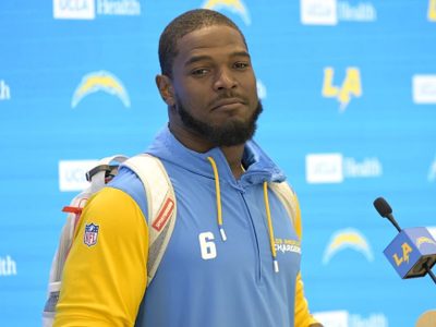 Denzel Perryman, linebacker de los Chargers, fue arrestado por portación de armas