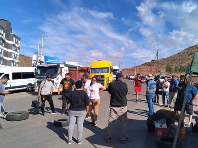 Continúan los cortes de ruta en Añelo por falta de agua