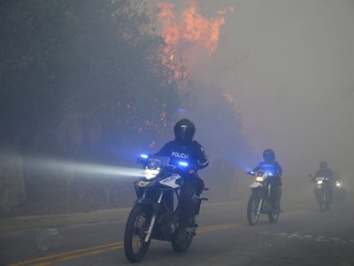 Declaran estado de emergencia en Quito por los incendios forestales