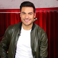 Por todo lo alto: Carlos Rivera celebró un logro en las redes con sus fans