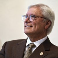 El gobernador Bonilla, entre dos aguas