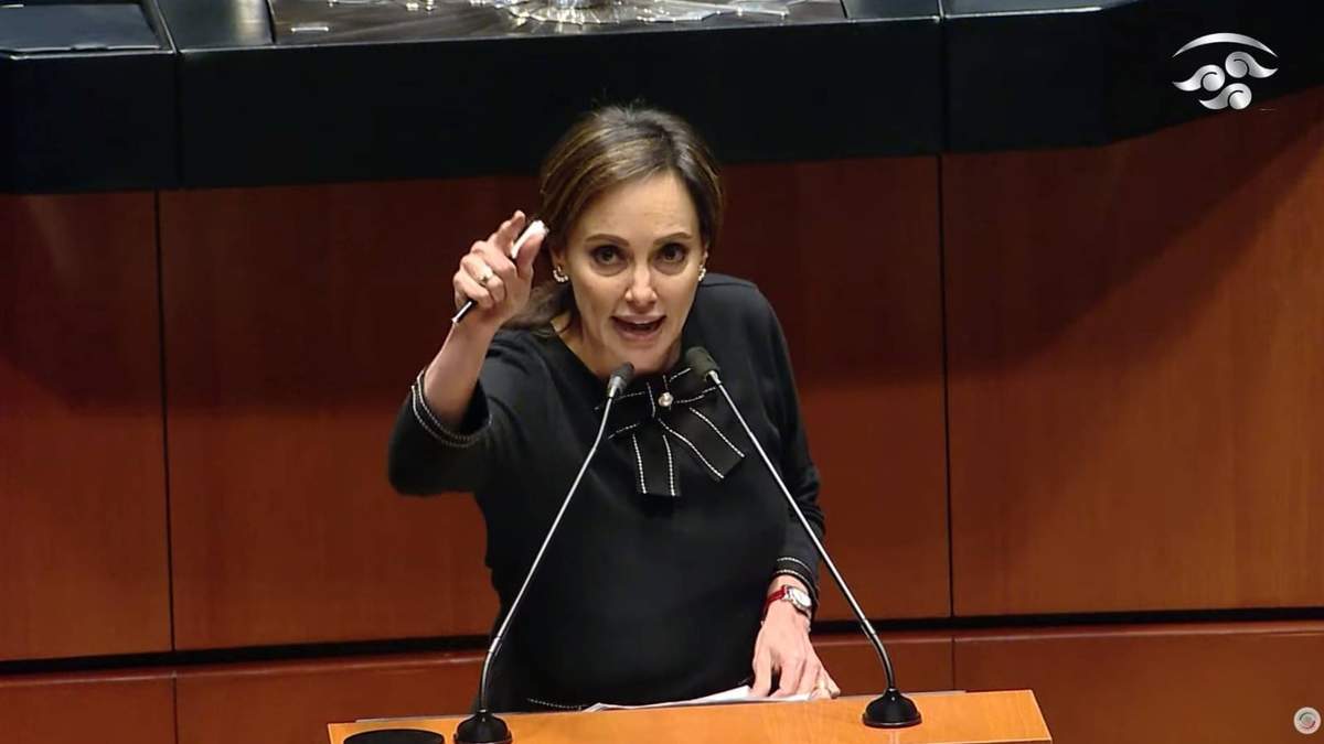 La senadora Lilly Téllez