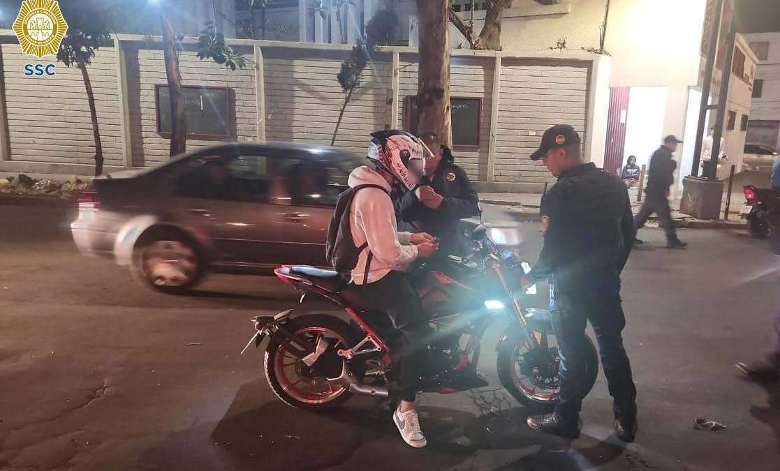 Revisan a motociclistas en la CDMX