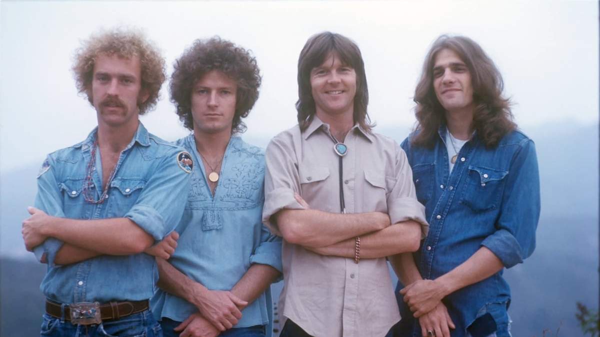 Randy Meisner, de camisa clara, con los otros integrantes de Eagles