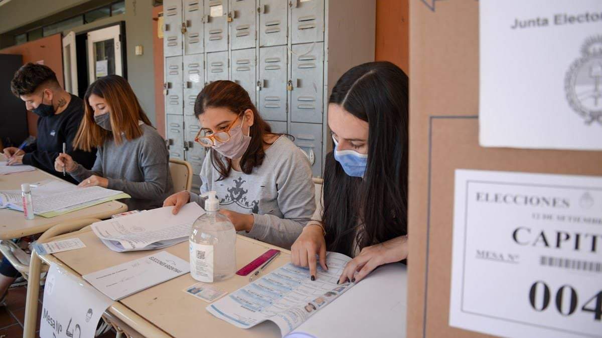 Elecciones primarias abiertas simultáneas y obligatorias. Fuente: (Twitter)