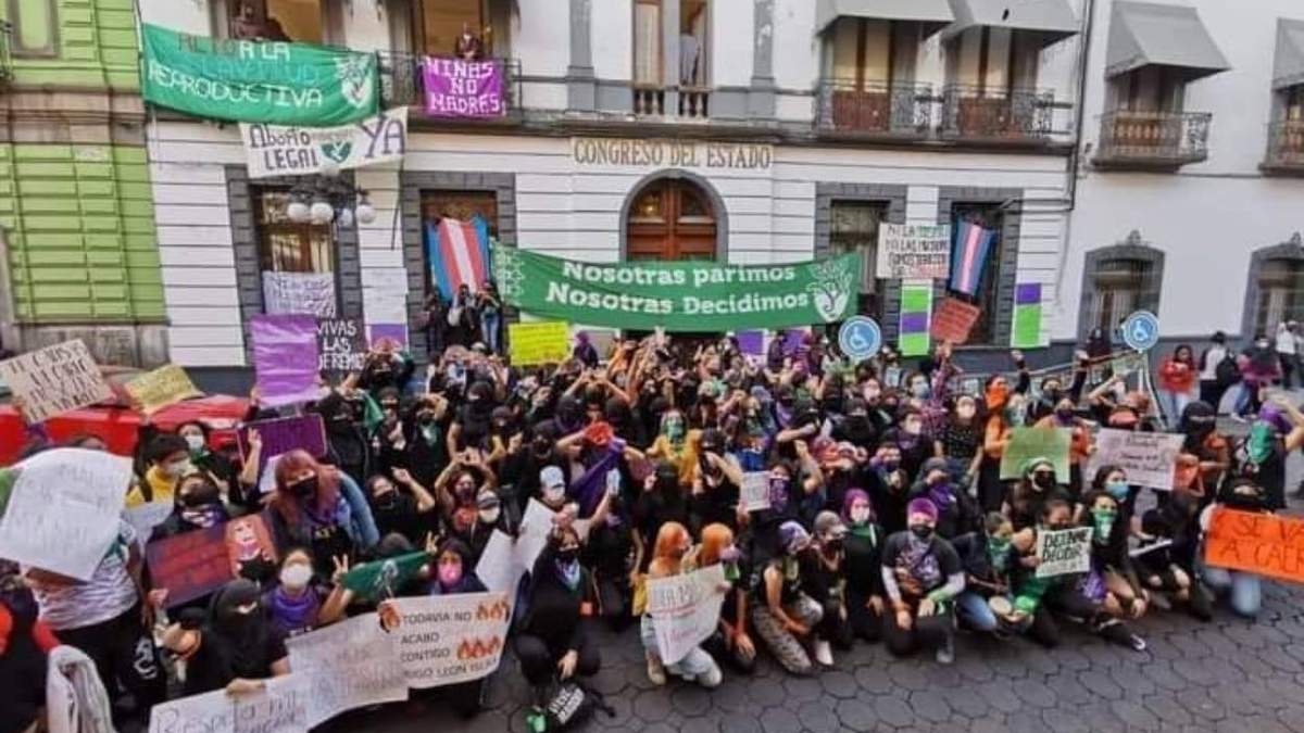 Protesta frente al Congreso de Puebla