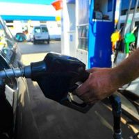 Petroleras cumplieron el acuerdo de precios justos y aumentaron sus combustibles