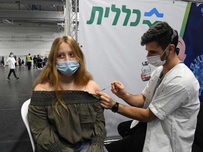 Domingo histórico para Israel: arranca la vacunación de los jóvenes de 12 a 15 años