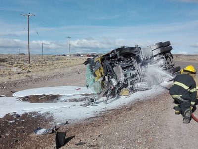 Zapala: Un camión chocó contra una camioneta en la Ruta Nacional 40