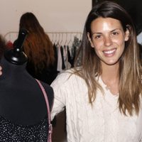 Vendiendo lo usado: Laura Matamoros abre su guardarropa y ofrece todo en internet