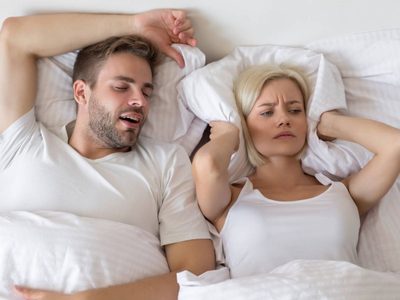 Hablar dormido tiene una explicación: qué dice la psicología y cuándo prestar atención a los síntomas
