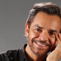 ¡Polémicas revelaciones! Eugenio Derbez habría sufrido ¿¡un “ataque” a manos de su esposa!?