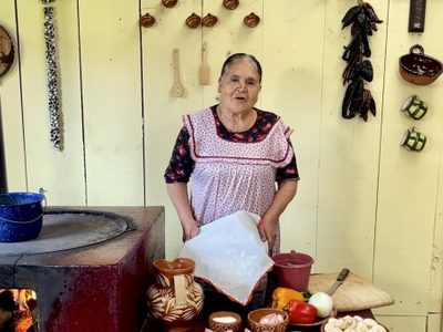 Desde su casa en Michoacán, doña Angela supera con su canal a Gordon Ramsay y Martha Stewart