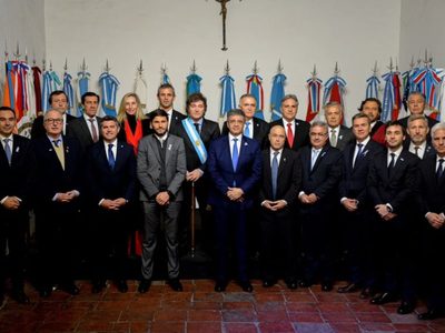 Milei le presenta a los gobernadores aliados las reformas laboral e impositiva