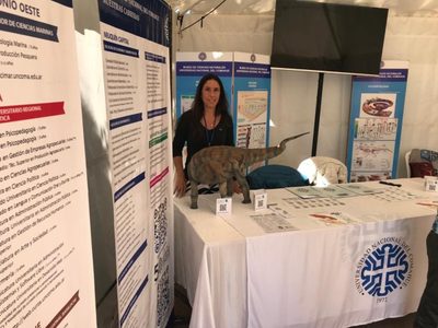 La Universidad del Comahue se muestra en la Fiesta Nacional de la Confluencia