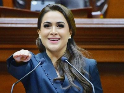 Tere Jiménez rindió protesta como gobernadora de Aguascalientes; es la primera mujer en este cargo