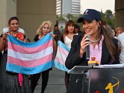 Nueva Derecha busca matizar activismo progre de Rojo de la Vega