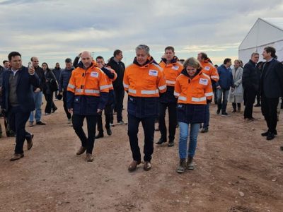 El gobierno de Neuquén inauguró una nueva línea de alta tensión en Loma Campana