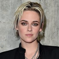 La primera imagen de Kristen Stewart como Lady Di: su parecido con Emma Corrin de "The Crown"