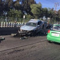 Patrulla de Neza choca contra muro de contención en la Venustiano Carranza