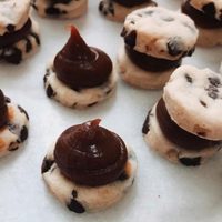 Alfajores con chips de chocolate: la receta rápida para calmar antojos y acompañar la tarde matera