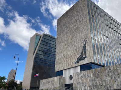 Costa Rica elimina la obligatoriedad de colocar primero el apellido paterno