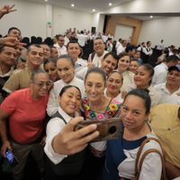 “No puede ponernos bozales”: Sheinbaum responde a medidas del INE para que AMLO no hable de Gálvez
