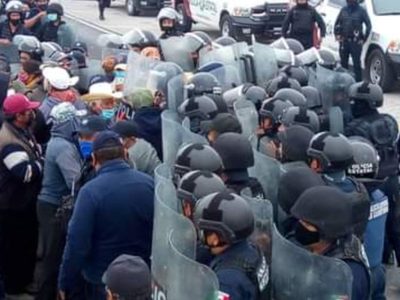 Policía desaloja a campesinos que exigían un alto al uso de bombas antigranizo en Puebla