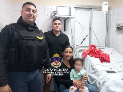 En menos de 24 horas, la policía de Neuquén logró salvar la vida de dos bebés que no podían respirar