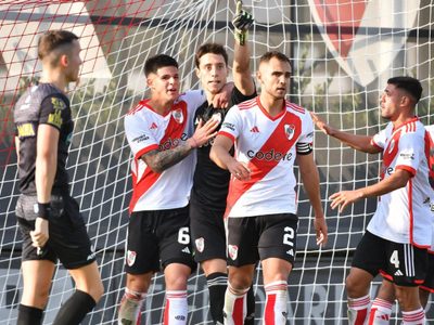 Renovó hasta 2027 y con mejora salarial: la joven figura que blindó River