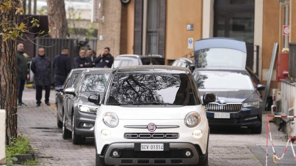 El papa Francisco es trasladado a un hospital de Roma