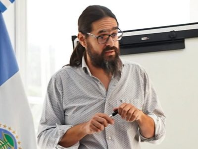 El ministro Martín Regueiro defendió los sueldos del sector público y comparó con el ámbito privado