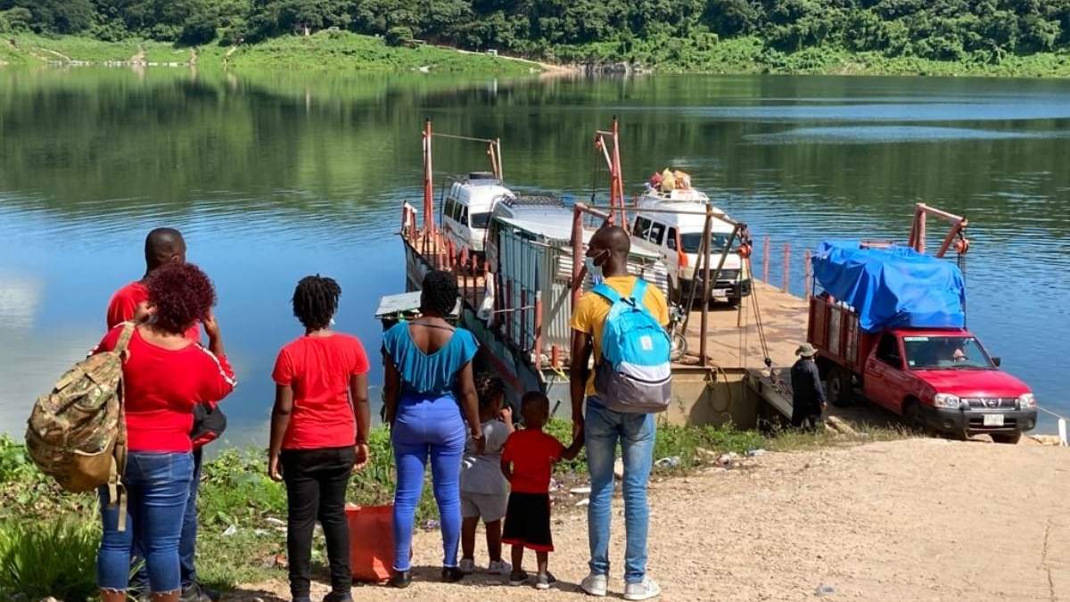 Migrantes en la presa La Angostura