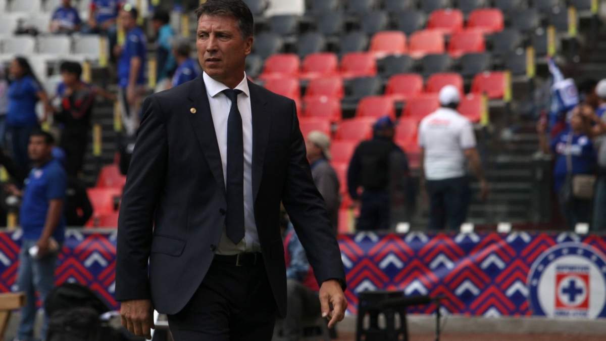 Dante Siboldi. Suspendido “por presunta conducta violenta”