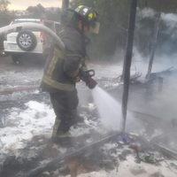Desalojo de un predio irregular en Santa Fe desata incendio y bloqueo vial