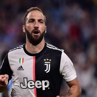 Gonzalo Higuaín se sumó a las campañas solidarias contra el coronavirus