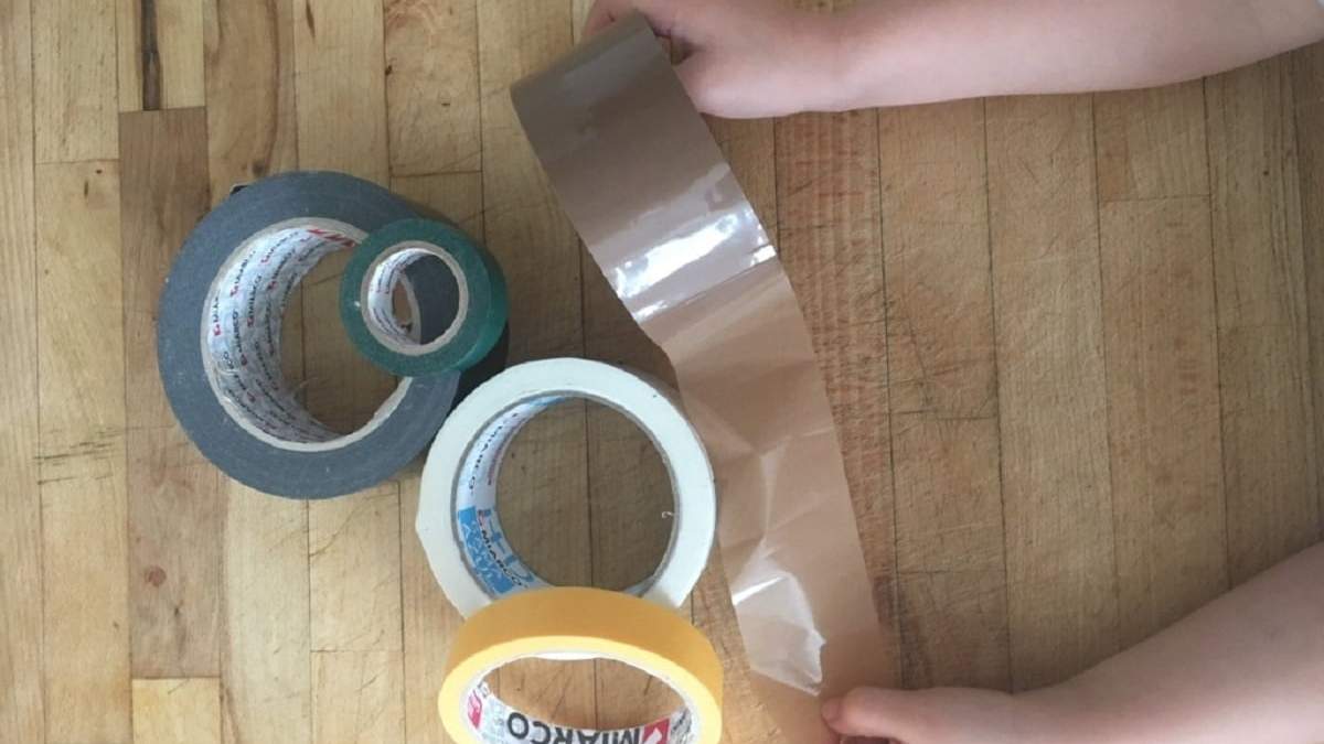 Cómo reciclar con rollos de cinta adhesiva. Fuente: (X)