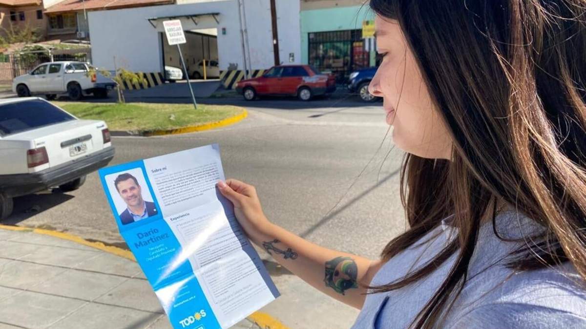Currículum de Darío Martínez. Fuente: (Prensa Darío Martínez).