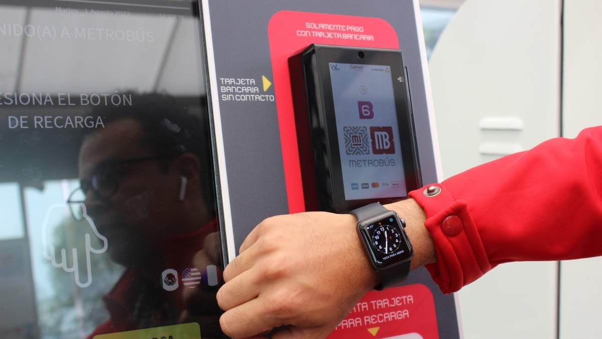 Pago de Línea 6 del Metrobús con relojes inteligentes