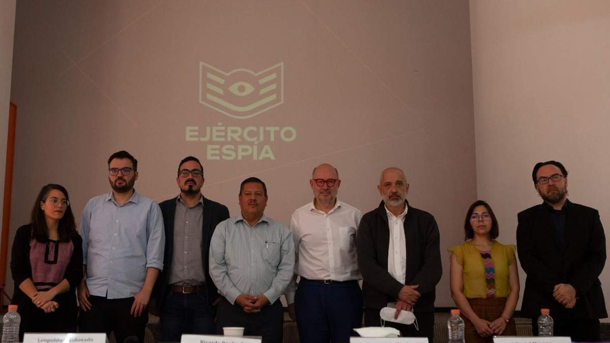Los periodistas y activistas