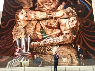 El mexicano Federico Kampf realiza un gran mural holográfico en Dubái