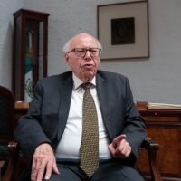 UNAM da grado de profesor emérito a José Narro Robles