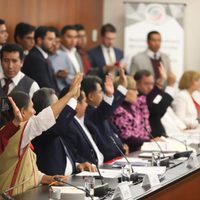 En comisiones, senadores dan luz verde a las tres leyes secundarias de la reforma educativa