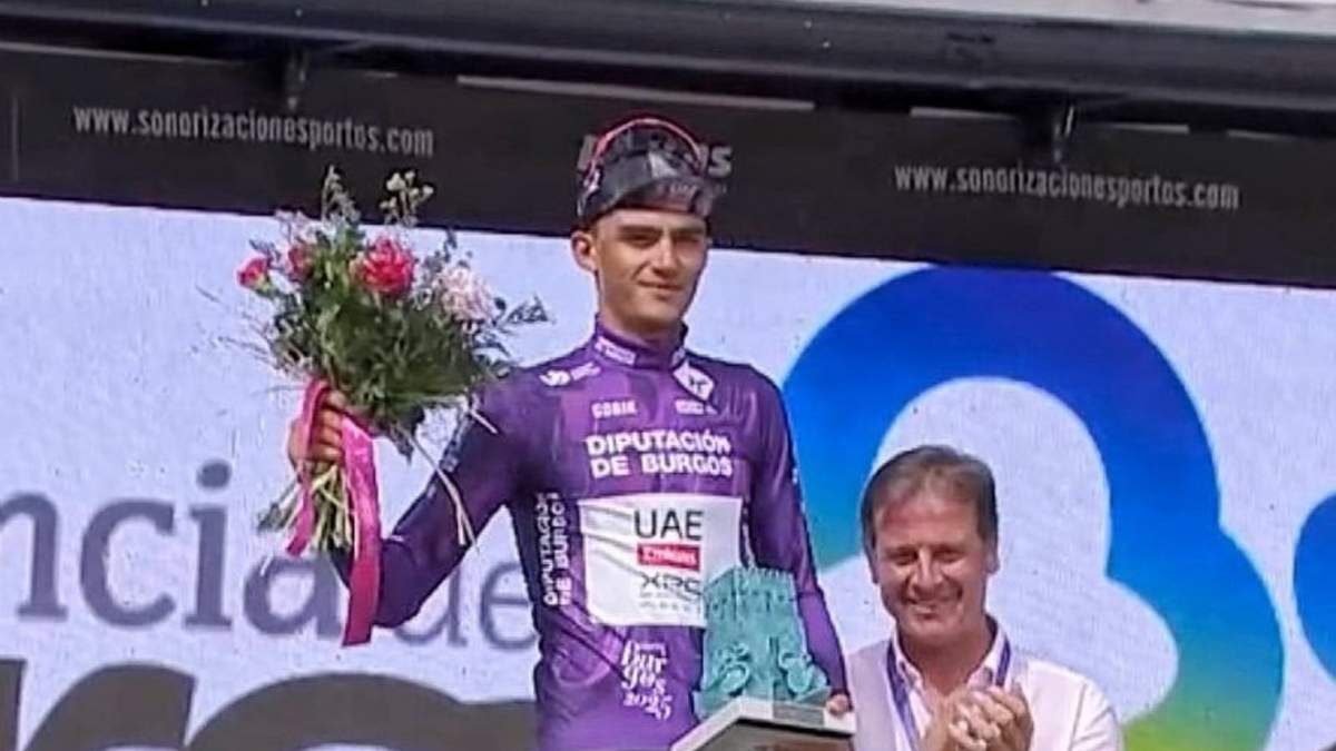 El ciclista mexicano Isaac del Toro (UAE Team Emirates XRG)