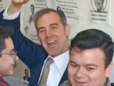 Alumnos gritan "no te queremos" a Lorenzo Córdova en la Facultad de Derecho de la UNAM (Videos)
